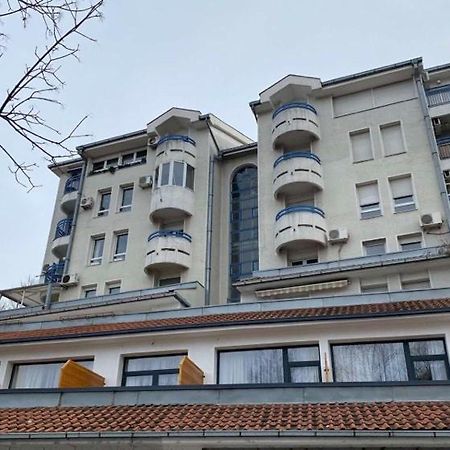 Super Seven Inn Βελιγράδι Εξωτερικό φωτογραφία